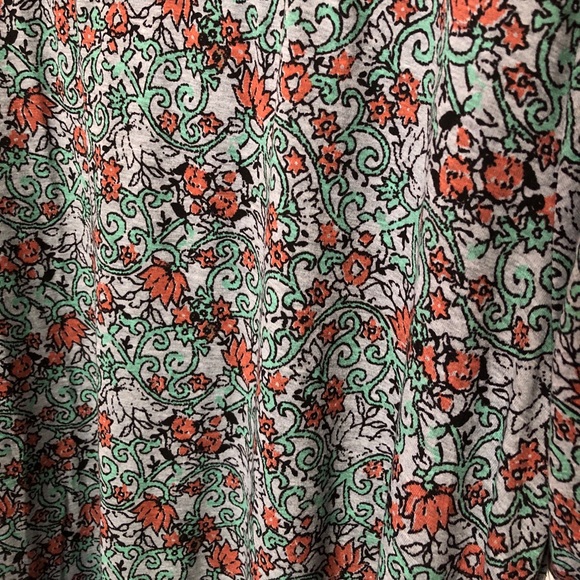Lularoe NWT 3XL Floral Perfect T - Picture 2 of 4